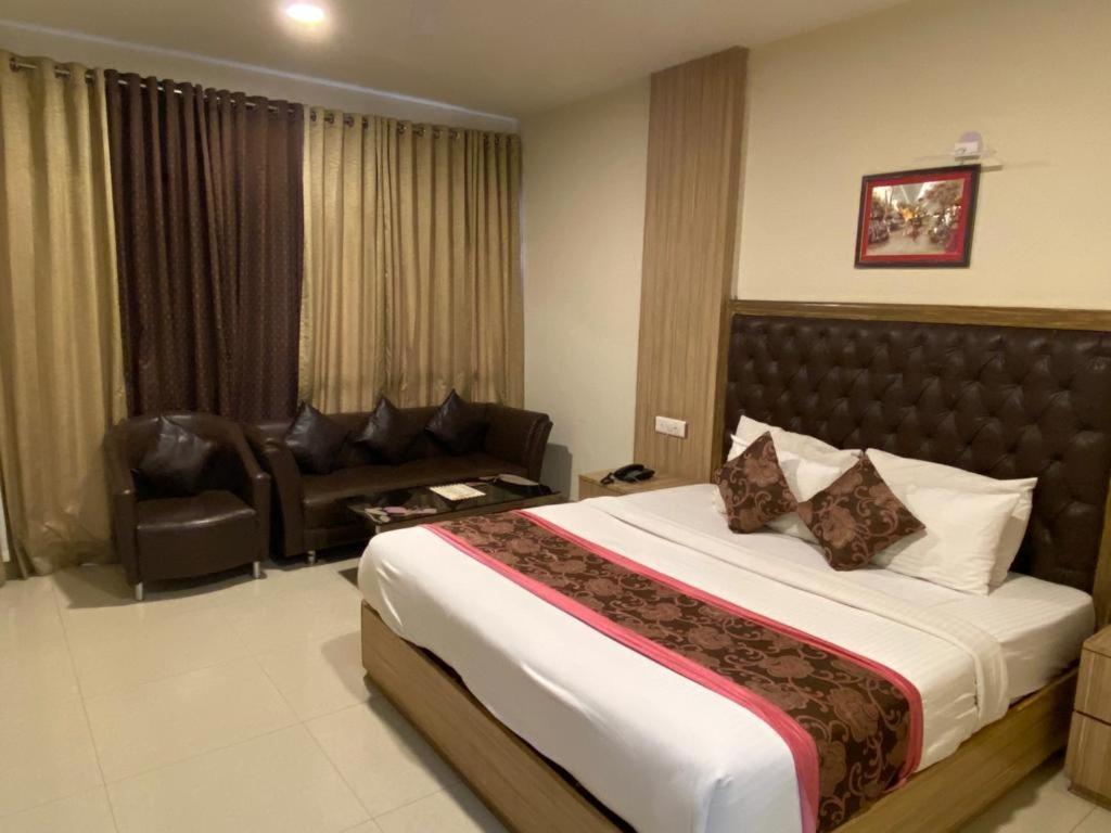 Rama Trident, Katra Hotel Катра Екстериор снимка