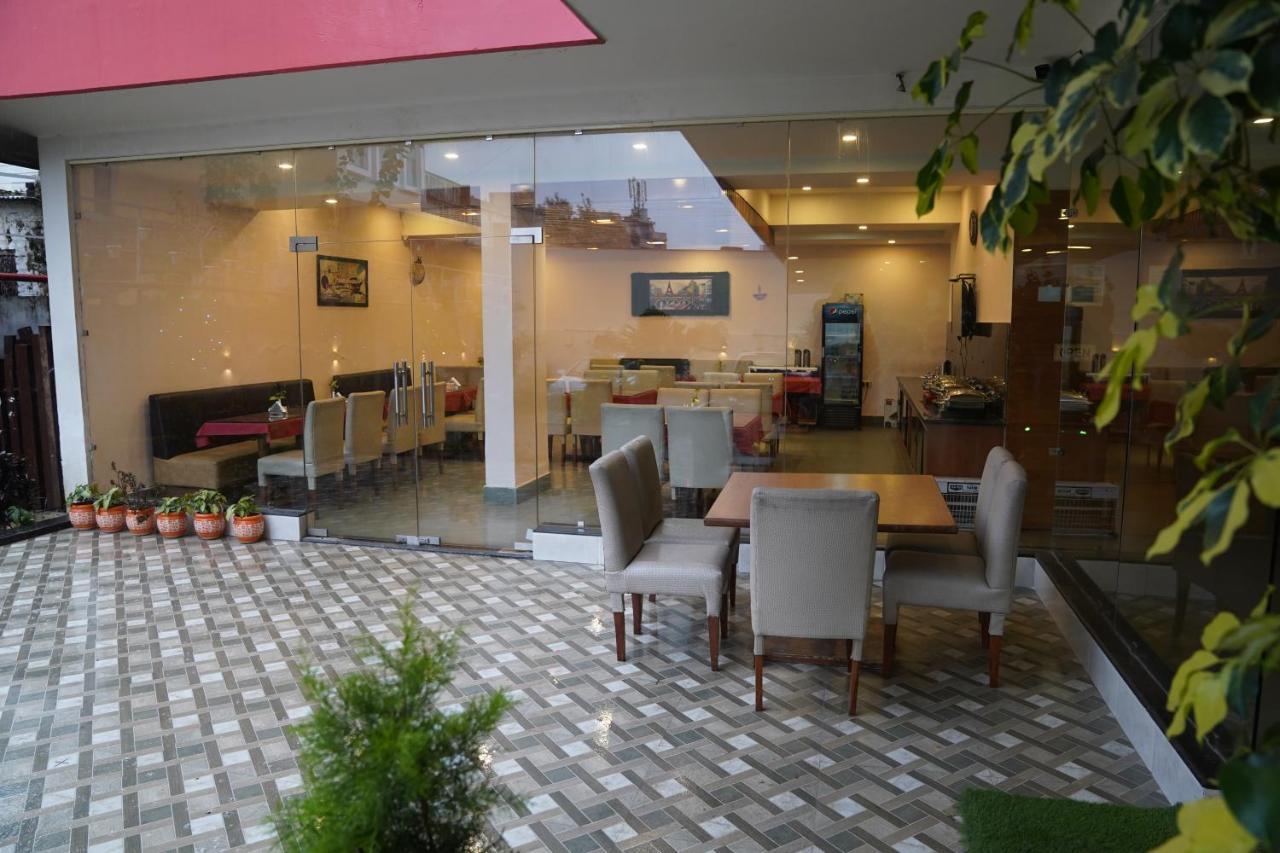 Rama Trident, Katra Hotel Катра Екстериор снимка