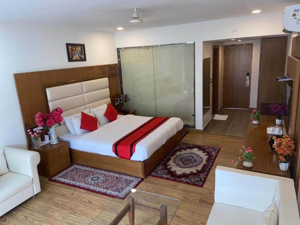 Rama Trident, Katra Hotel Катра Екстериор снимка