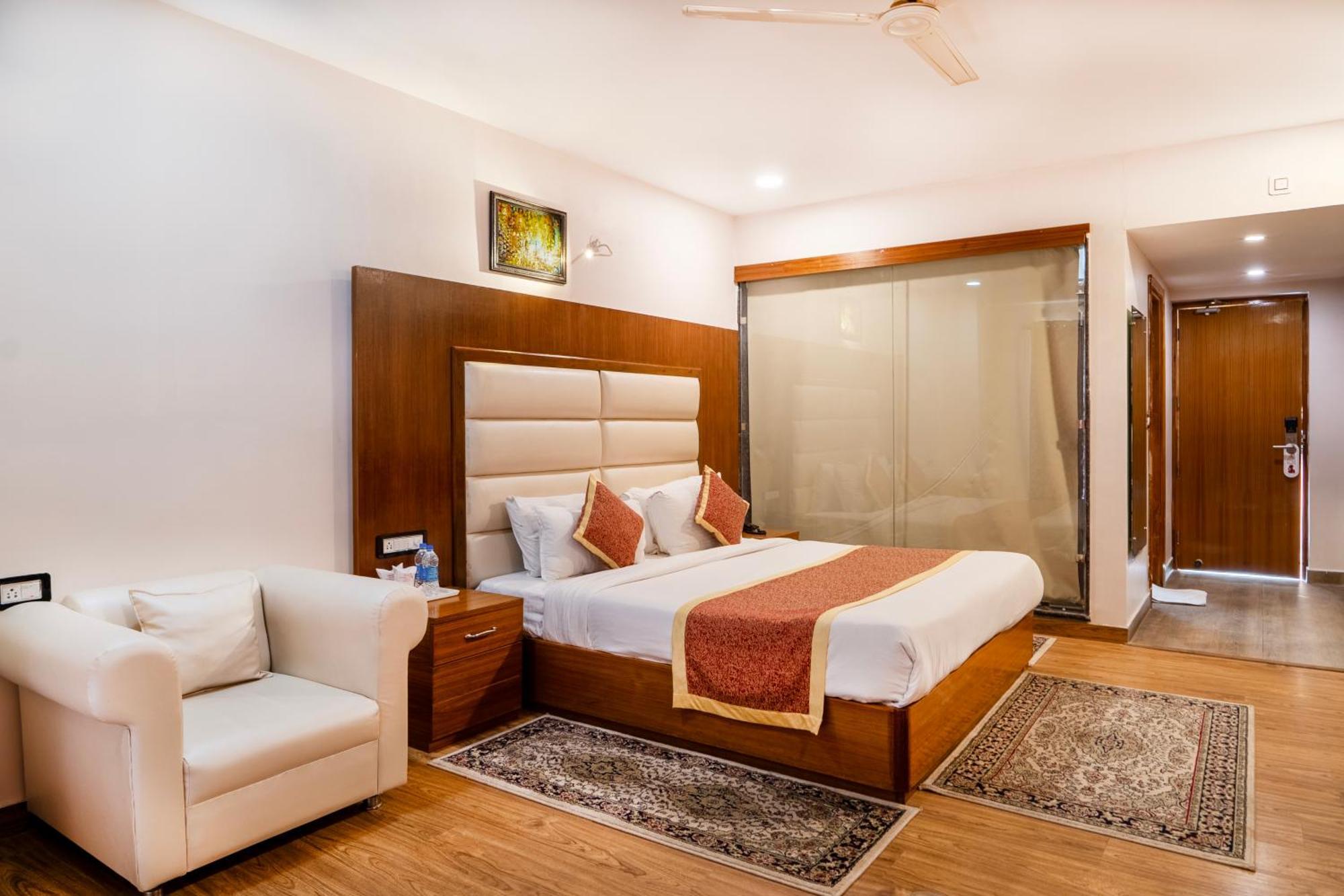 Rama Trident, Katra Hotel Катра Екстериор снимка