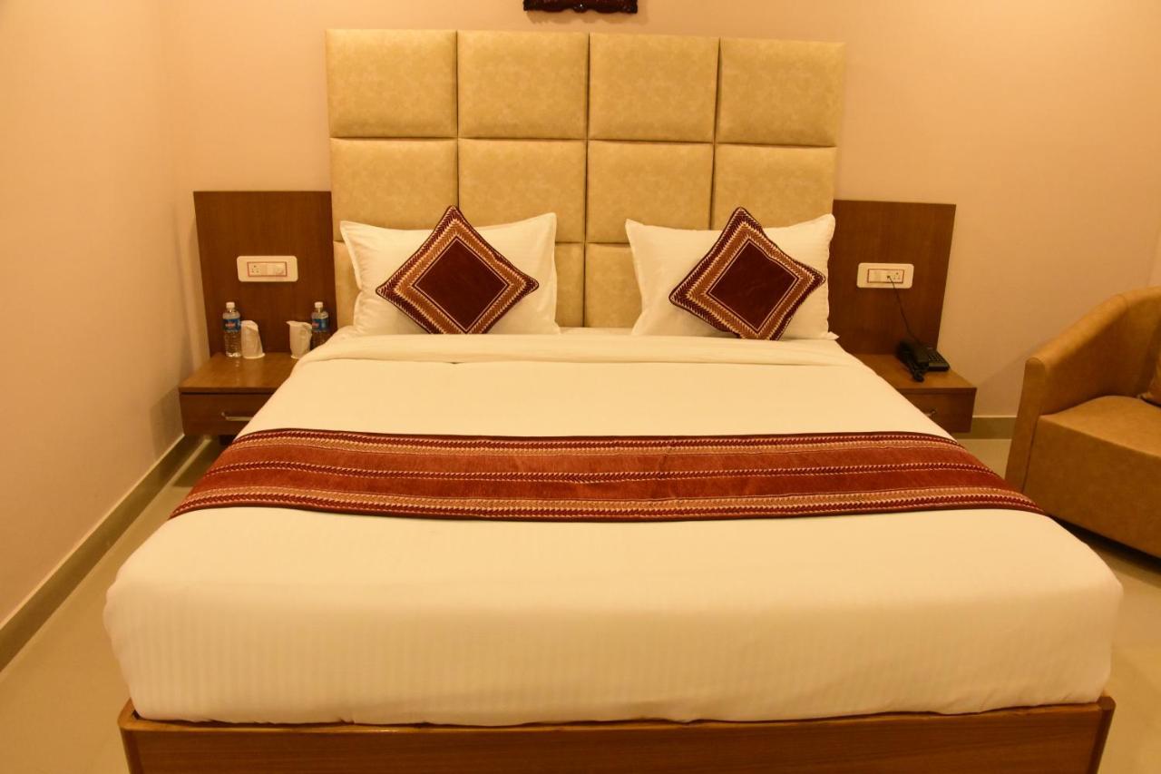 Rama Trident, Katra Hotel Катра Екстериор снимка