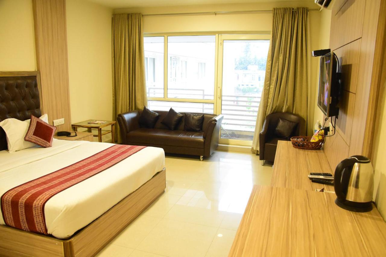 Rama Trident, Katra Hotel Катра Екстериор снимка