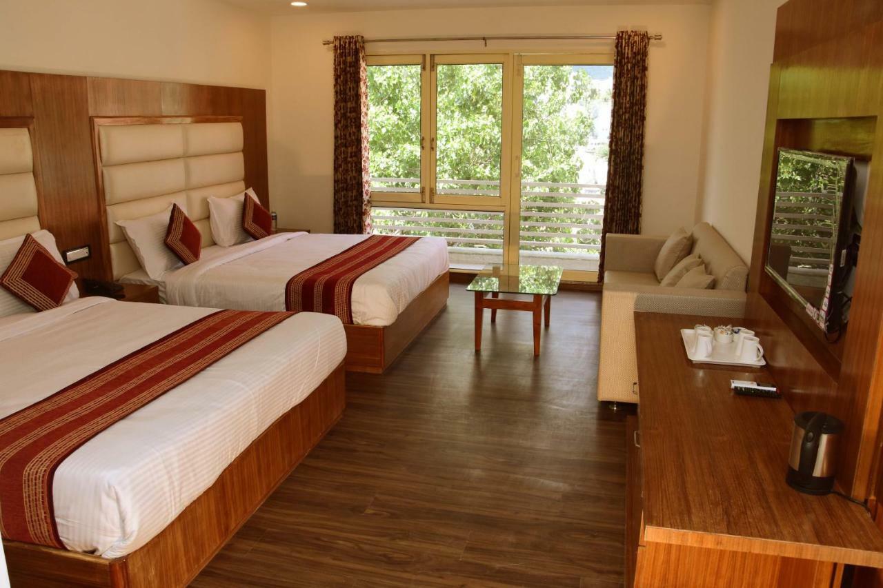 Rama Trident, Katra Hotel Катра Екстериор снимка